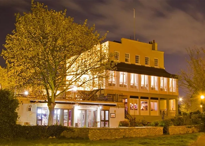 Royal Hotel, Bar & Grill Purfleet