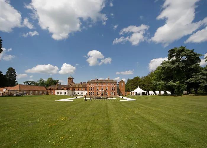 Oakley Hall Hotel