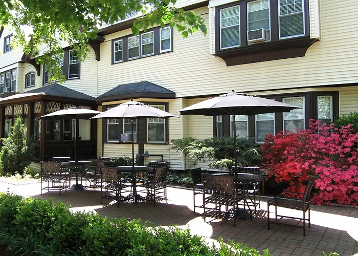 Longwood Inn