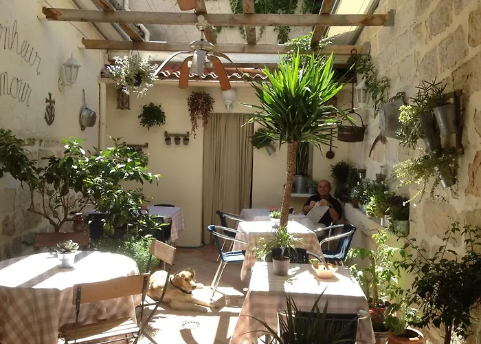 Hôtel Restaurant Le Provençal Le Grau-du-Roi