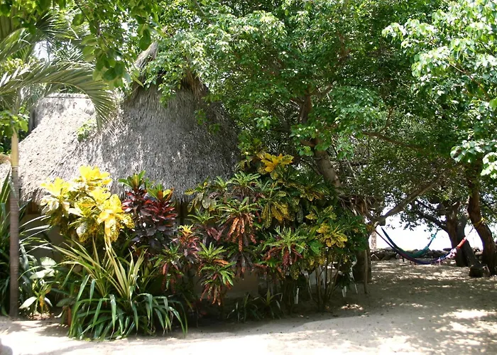 Junto Al Rio Bungalows & Suites