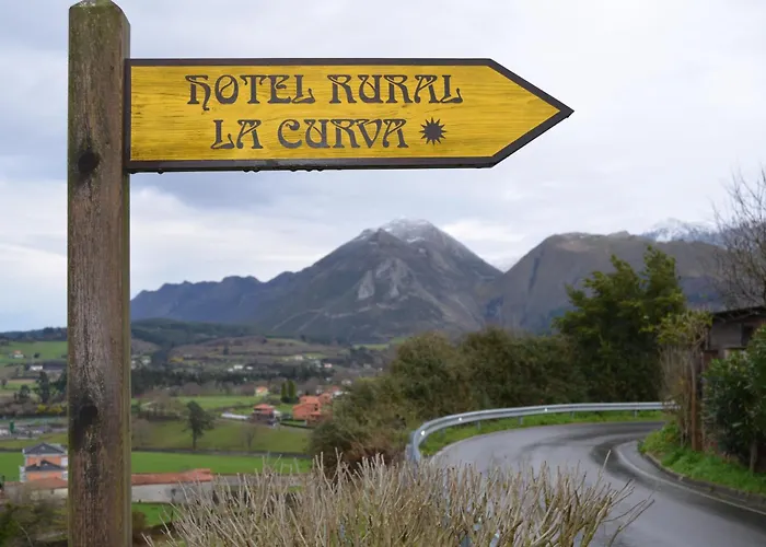 Hotel La Curva Ribadesella Parking Sardalla