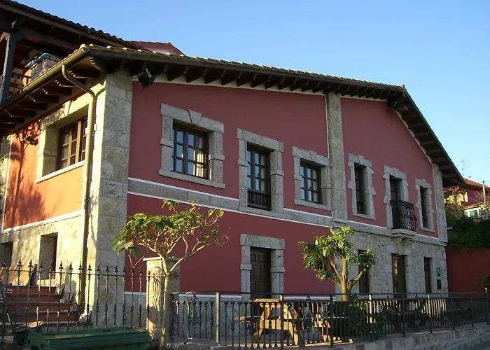 Hotel La Curva Ribadesella Parking Sardalla