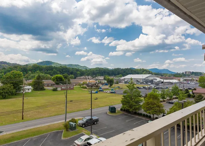 Twin Mountain Inn & Suites
