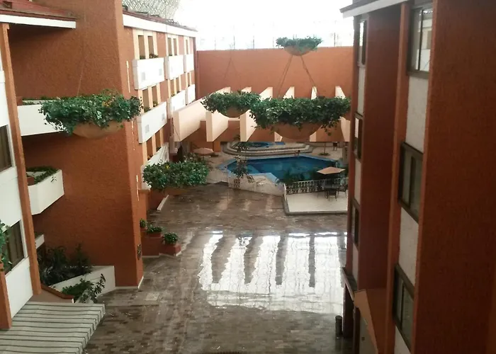 Country Plaza