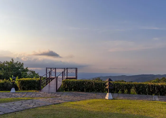 Villa Blanca Cloud Forest Hotel & Retreat