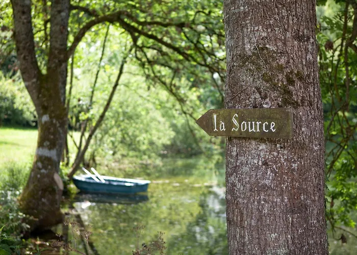 Hotel Logis La Source Bleue à Gudmont-Villiers