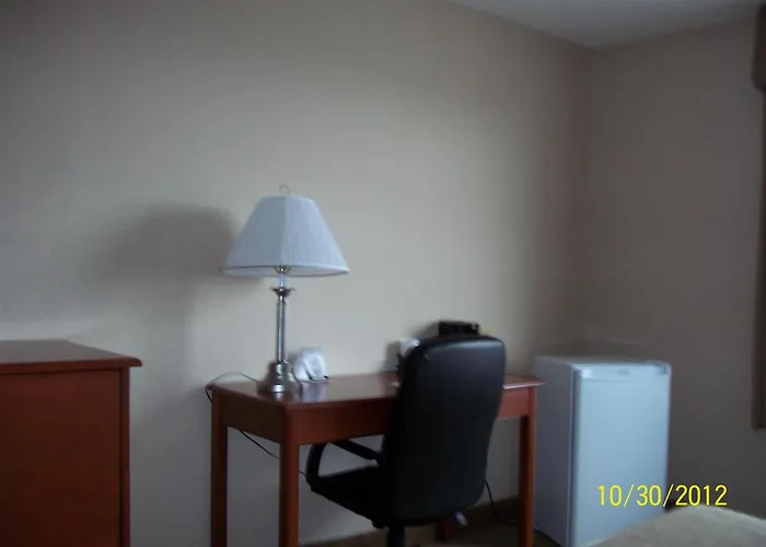 Days Inn By Wyndham Moose Jaw