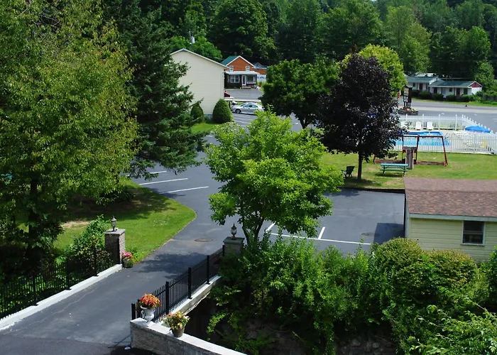 Fran Cove Motel