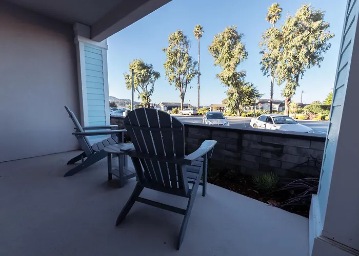 Baywood Inn Bed & Breakfast
