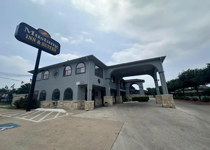 Mustang Inn And Suites