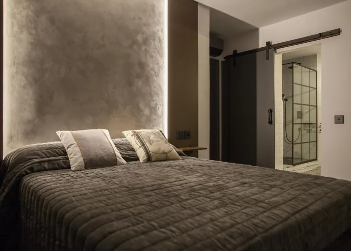 La Aduana - The Lodging Experience