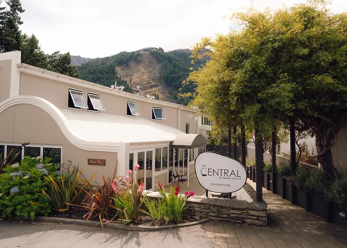 Queenstown Hotels for Romantic Getaway
