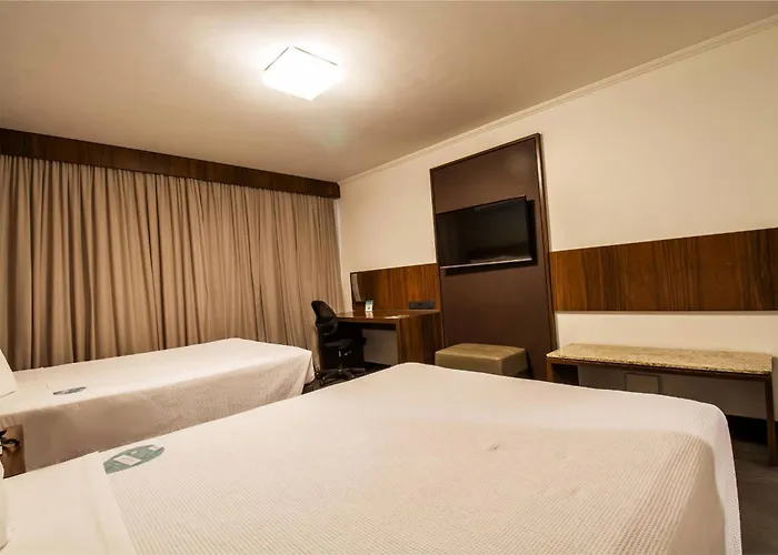 Hotel Deville Business Maringá