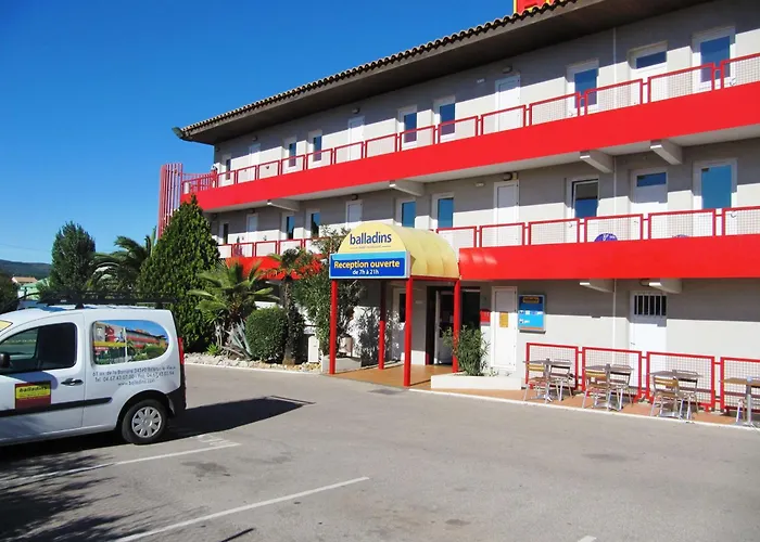 Brit Hotel Essentiel Sète / Balaruc