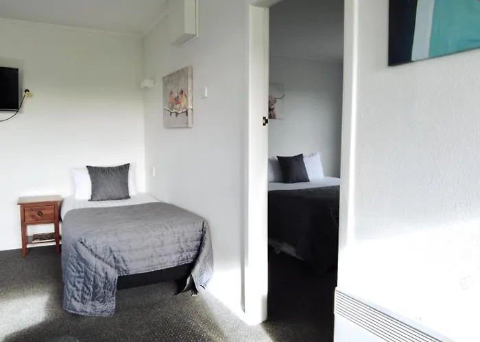 554 Moana Court Motel