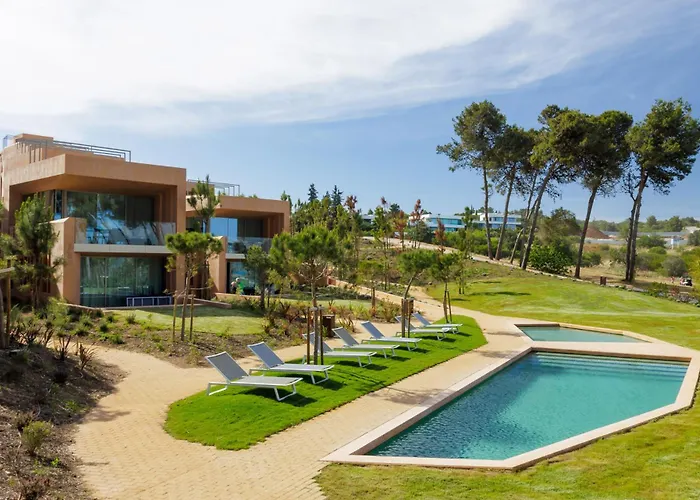 Palmares Signature Apartments