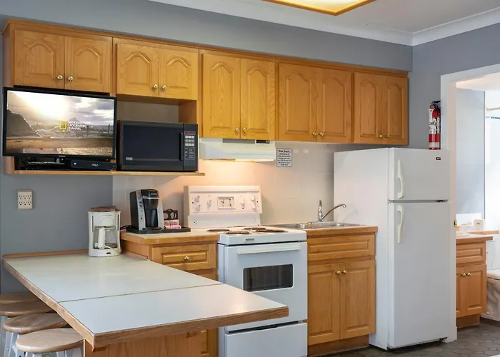 Tiki Shores Inn & Suites