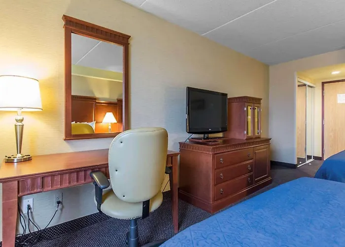 Quality Inn & Suites Bay Front