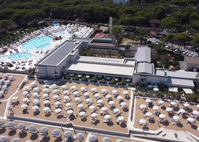 Riviera Resort Hotel