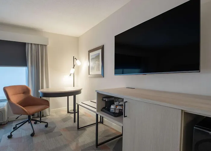 Hampton Inn & Suites By Hilton