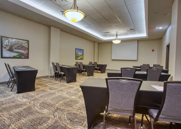 Drury Inn & Suites San Antonio Near La Cantera
