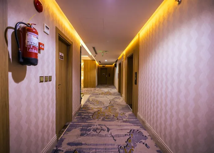 Mirnian Hotel