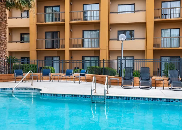 Courtyard By Marriott San Antonio Airport