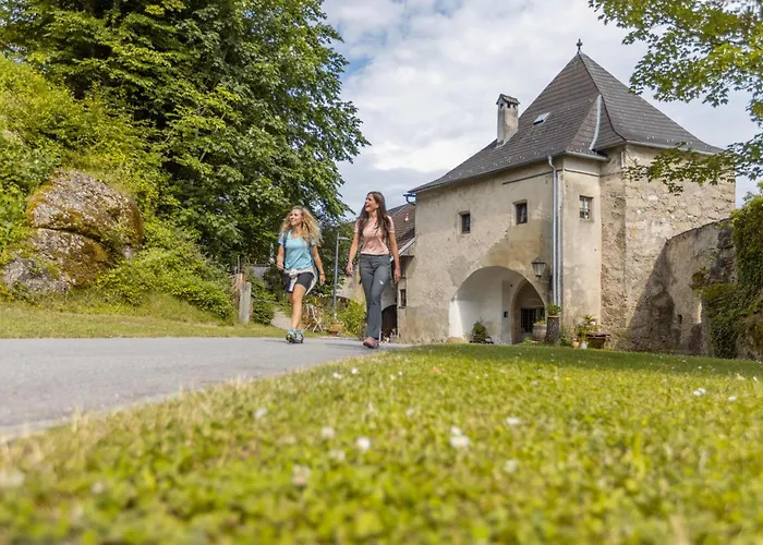 Schatz.Kammer Burg Kreuzen Kreuzen 