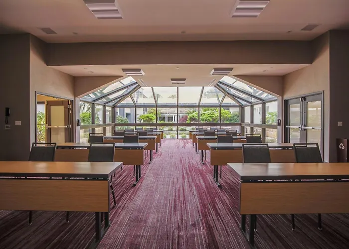 Courtyard By Marriott Lincroft Red Bank