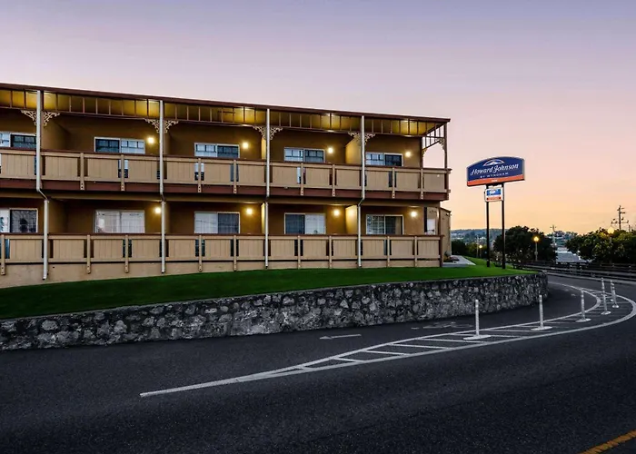 Howard Johnson By Wyndham Santa Cruz