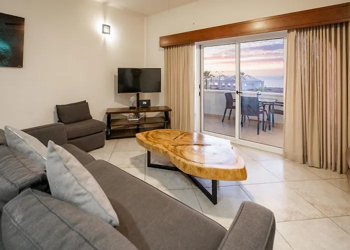 Hotel&Suites El Moro La Paz