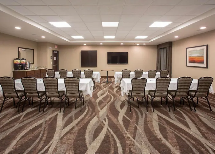 Best Western Plus Lincoln Inn & Suites