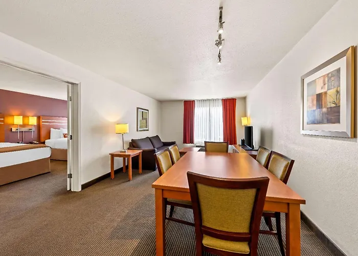 Wingate By Wyndham Calgary South