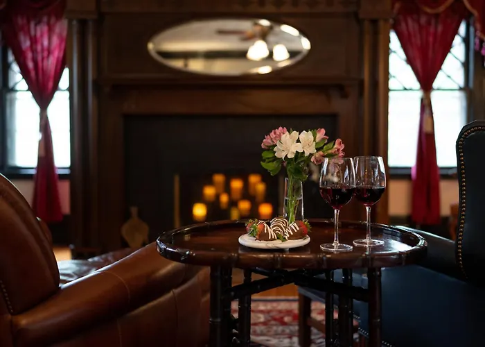 Manor House Inn (Adults Only)