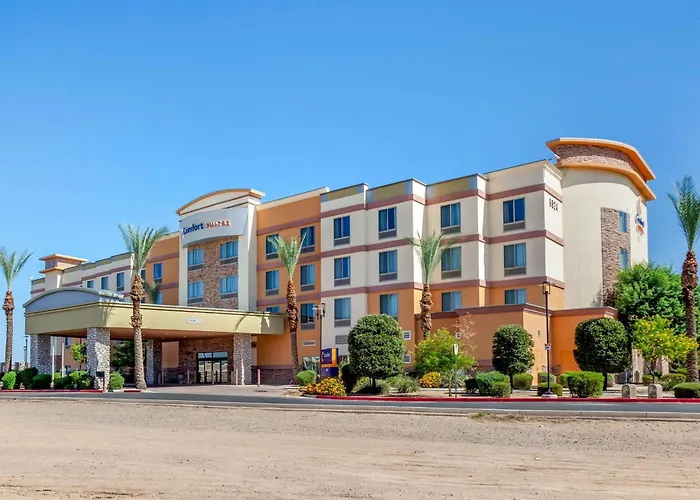 Comfort Suites - State Farm Stadium Area