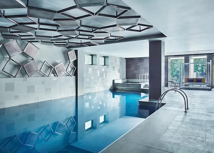 Metropol Palace,