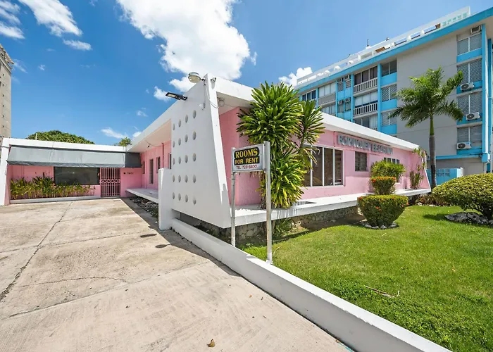 Borinquen Beach Inn