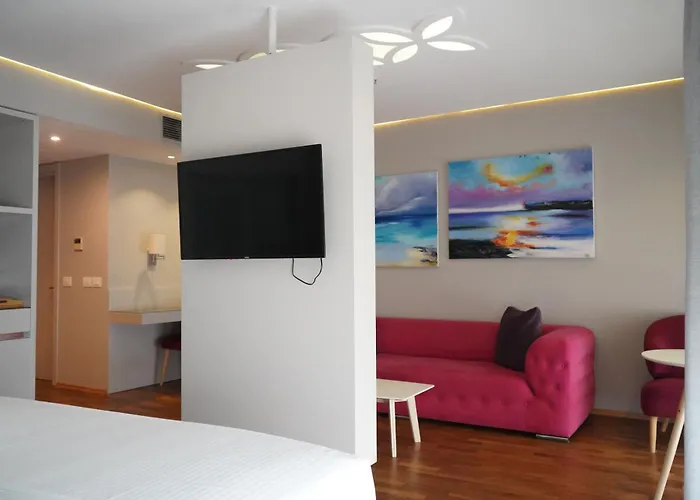 Bougainville Bay Hotel Sarande