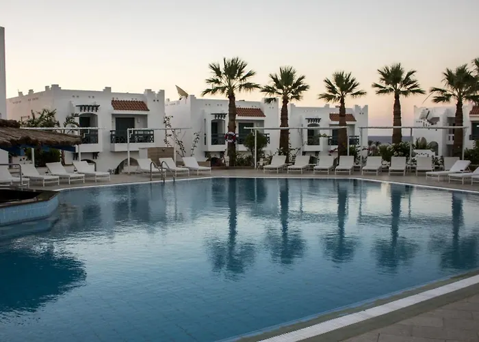 Jaz Neo Naama Bay