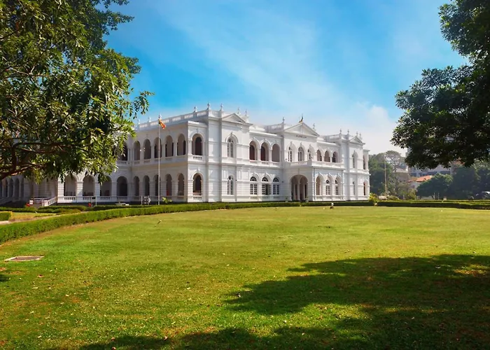 Fairway Colombo - Sri Lanka'S First Hotel With Robot Technology