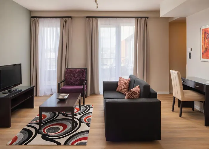 Escala Hotel & Suites