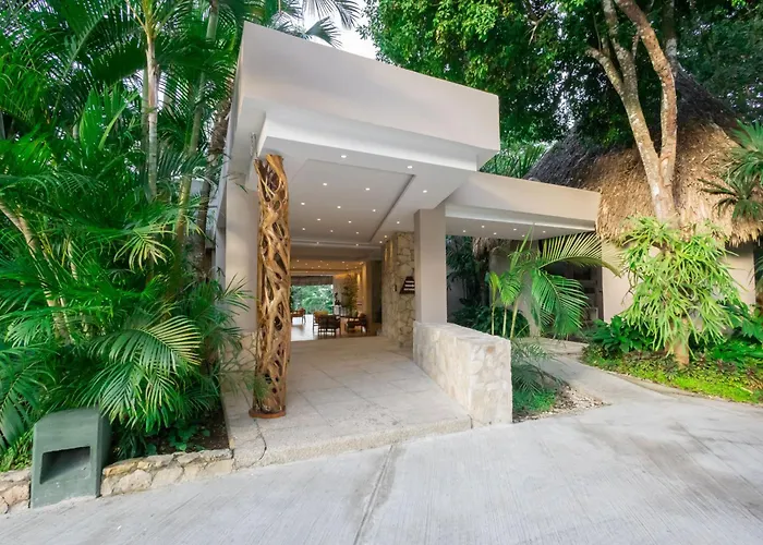 Camino Real Tikal‎