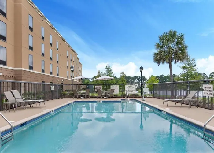 Hampton Inn & Suites Savannah-Airport