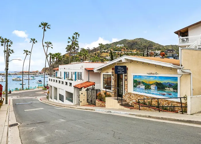 Catalina Courtyard Suites
