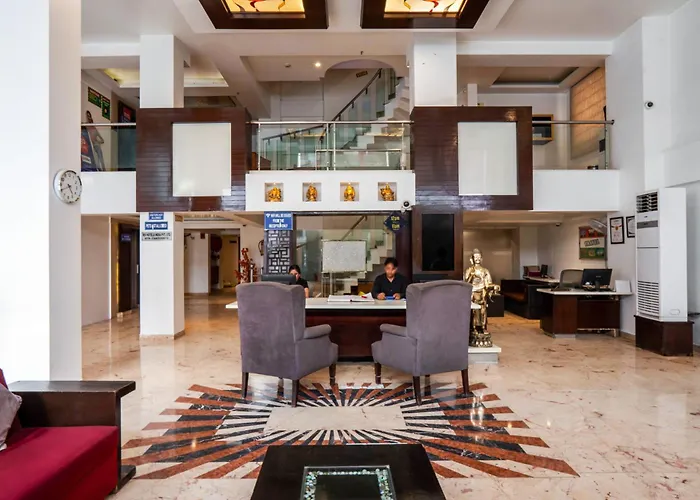 Hotel Le Roi Near New Delhi Railway Station