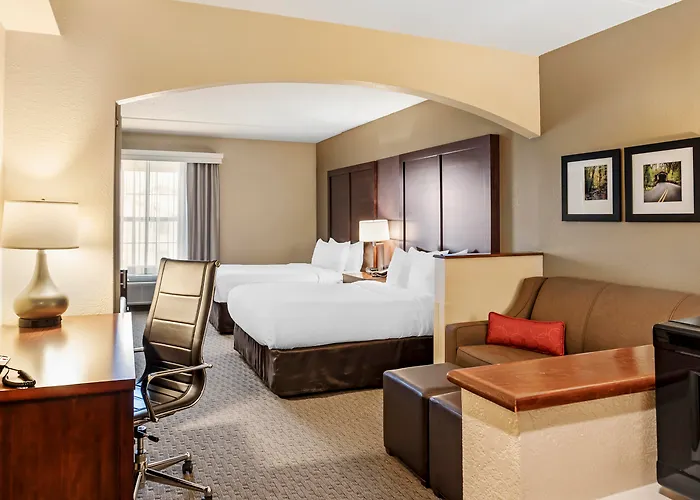 Comfort Suites State College Near Penn State - Steps Away From Psu!