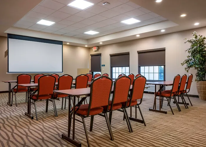 Comfort Suites State College Near Penn State - Steps Away From Psu!