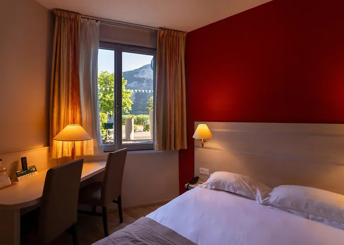 Hôtel-Restaurant de l'Embarcadère Nantua
