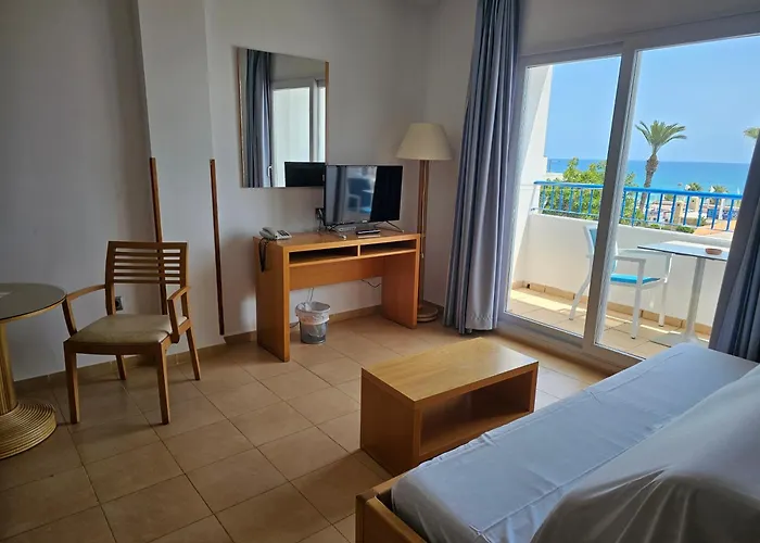 Hotel Punta Del Cantal
